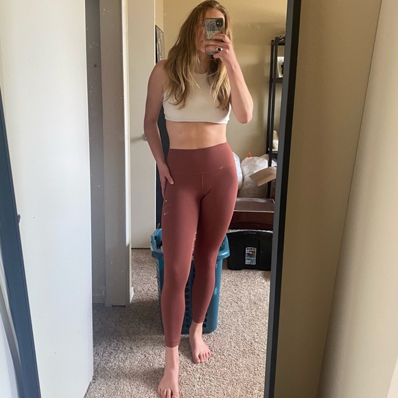 LULULEMON LEGGINGS 25" - Picture 2 of 3